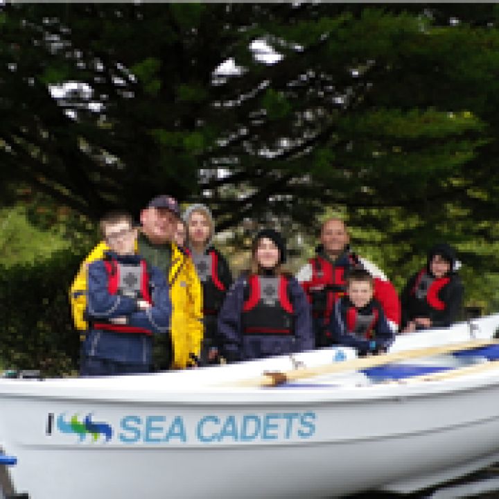 Fareham Council helps Local Cadets buy boat