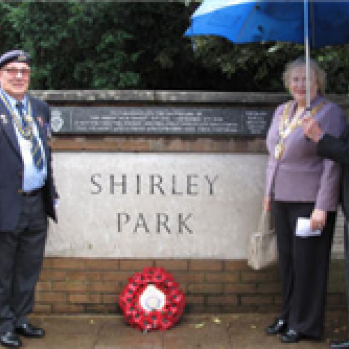 WW1 plaque re-dedication 02-08-14